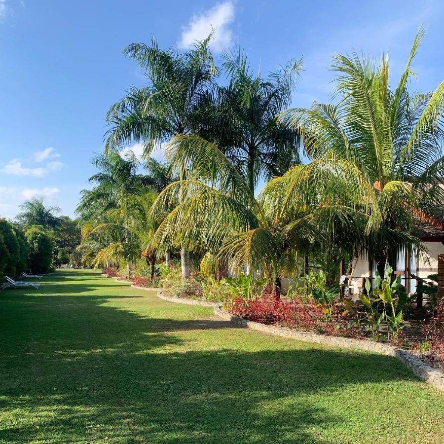 Burudika Bungalows Selong Belanak Exteriér fotografie